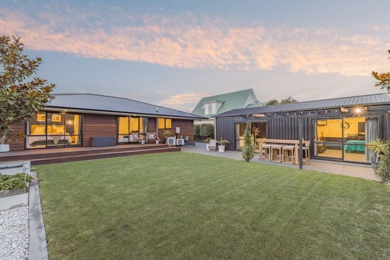 Photo of property in 87 Beachville Road, Redcliffs, Christchurch, 8081