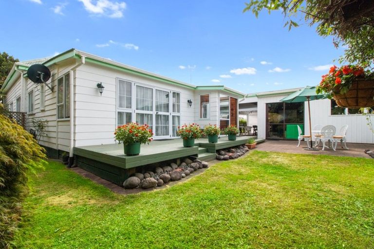 Photo of property in 75-77 Beach Road, Katikati, 3129