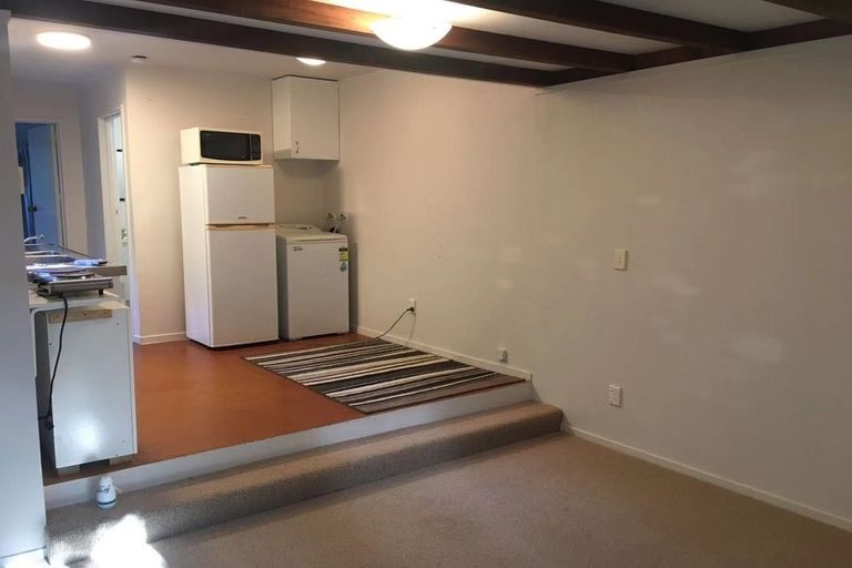 Photo of property in 33 Reynolds Place, Torbay, Auckland, 0630