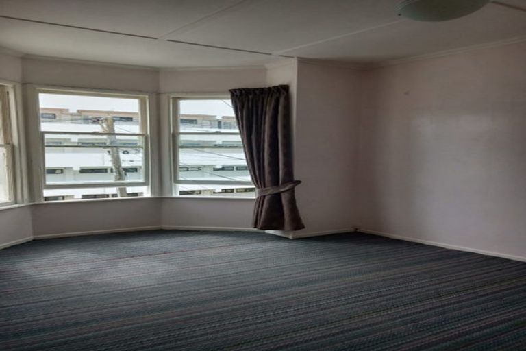 Photo of property in 5 Claremont Grove, Mount Victoria, Wellington, 6011