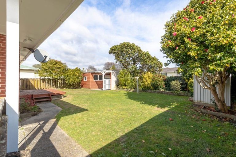 Photo of property in 15 Charles Street, Clouston Park, Upper Hutt, 5018