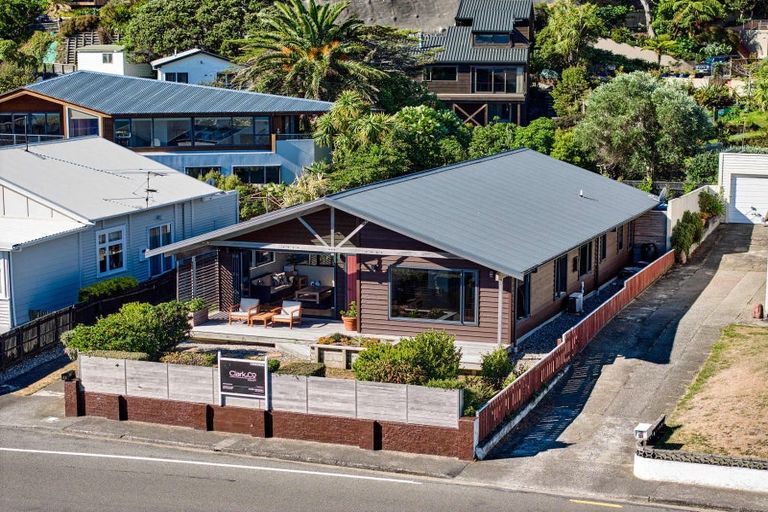 Photo of property in 43 Moana Road, Plimmerton, Porirua, 5026