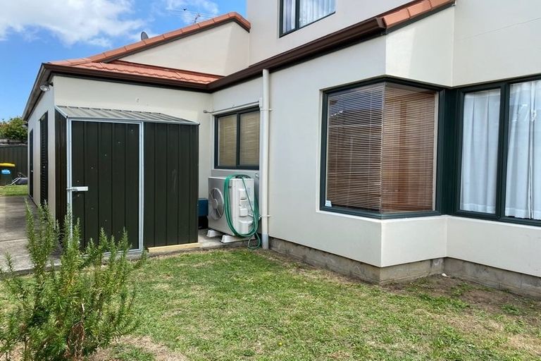 Photo of property in 8a Fiesta Drive, Half Moon Bay, Auckland, 2012