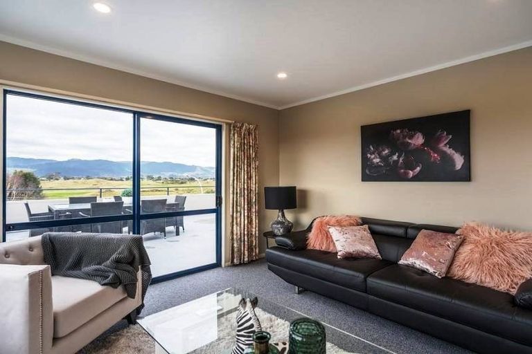 Photo of property in 55a Golf Road, Paraparaumu Beach, Paraparaumu, 5032