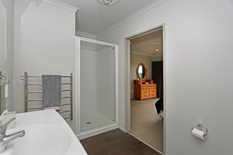 Photo of property in 5 Larlin Drive, Hawera, 4675