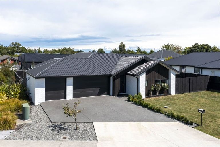 Photo of property in 6 Springbrook Close, Rangiora, 7400