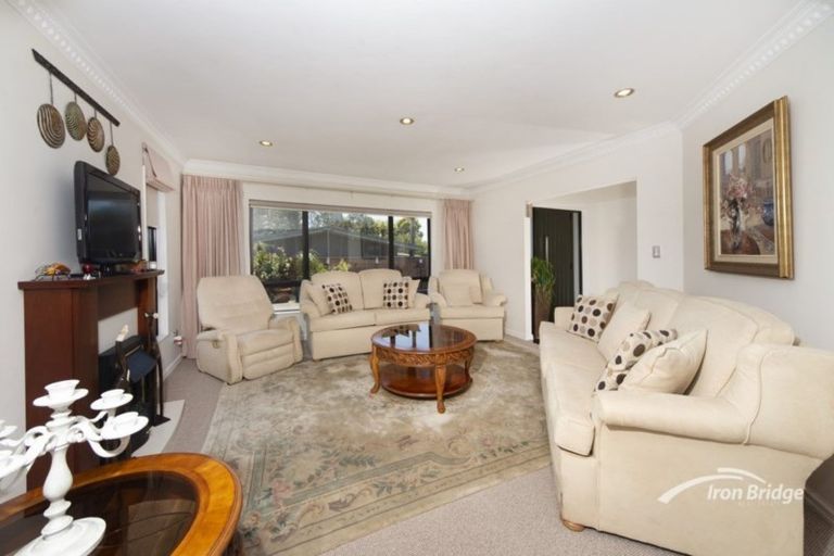 Photo of property in 42a William Souter Street, Forrest Hill, Auckland, 0620