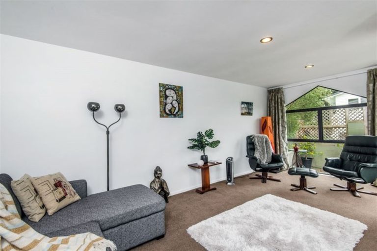 Photo of property in 6 Kamla Way, Khandallah, Wellington, 6035