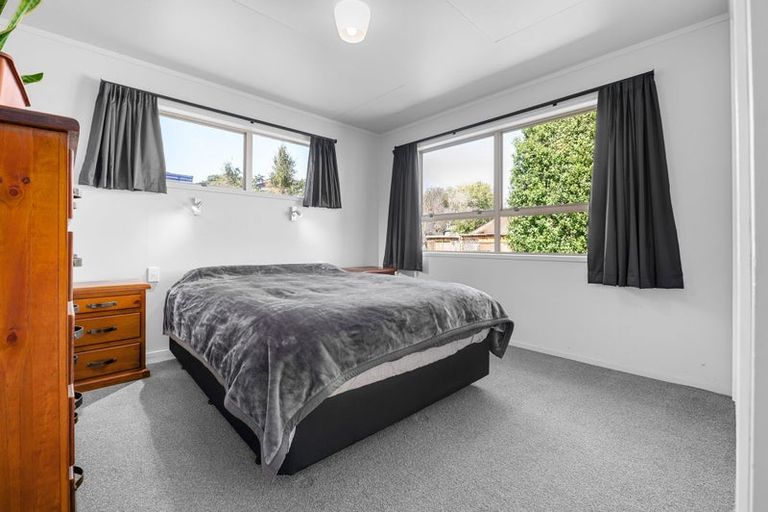 Photo of property in 16 Rothesay Place, Dinsdale, Hamilton, 3204