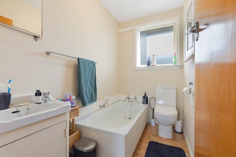 Photo of property in 4/38 North Avon Road, Richmond, Christchurch, 8013