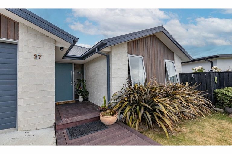 Photo of property in 27 Westpark Boulevard, Rangiora, 7400