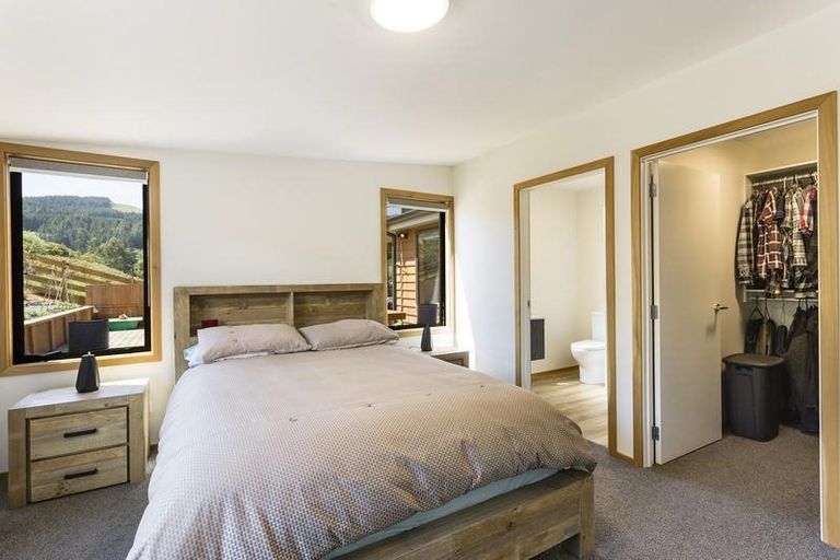 Photo of property in 16 Glendermid Close, Sawyers Bay, Port Chalmers, 9023