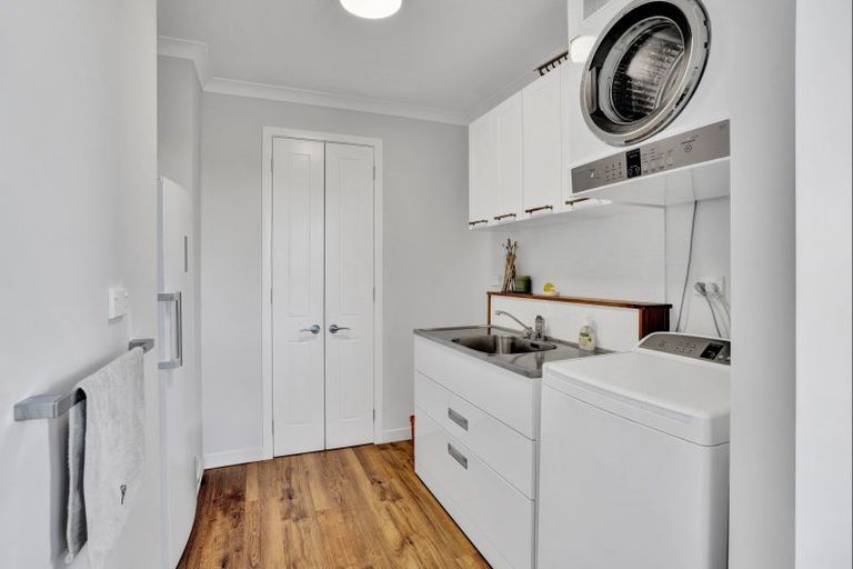 Photo of property in 32 Bird Road, Bird Road, Stratford, 4393