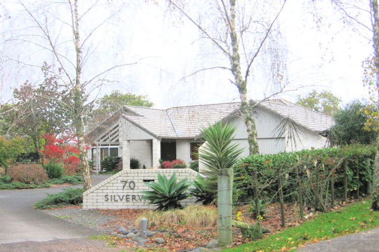 Photo of property in 70 Churchouse Road, Greenhithe, Auckland, 0632