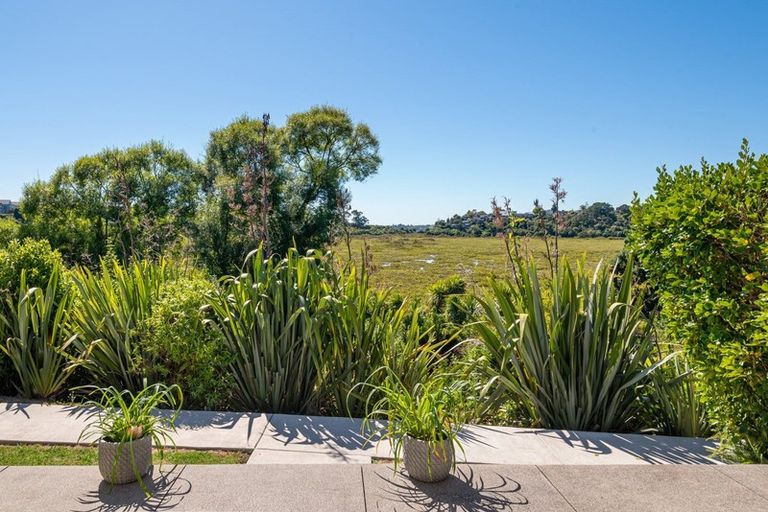 Photo of property in 1/39 St Peters Street, Northcote, Auckland, 0627