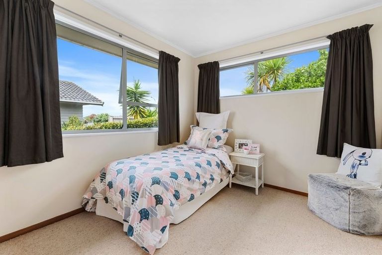 Photo of property in 81 Juniper Road, Sunnynook, Auckland, 0620