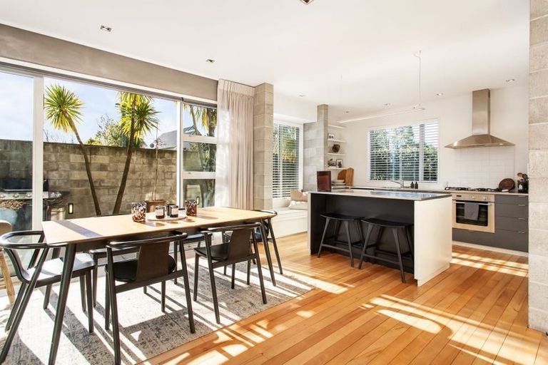 Photo of property in 8 Millbank Lane, Merivale, Christchurch, 8014