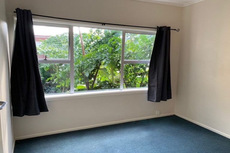Photo of property in 27 Waiwera Place, Waiwera, Orewa, 0994