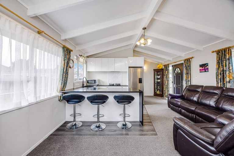 Photo of property in 2/40 Laurie Avenue, Papakura, 2110