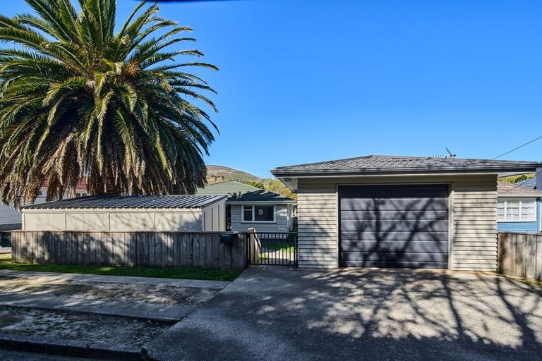 Photo of property in 316 Main Road, Tawa, Wellington, 5028