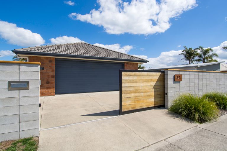 Photo of property in 64 Oriental Parade, Papamoa Beach, Papamoa, 3118