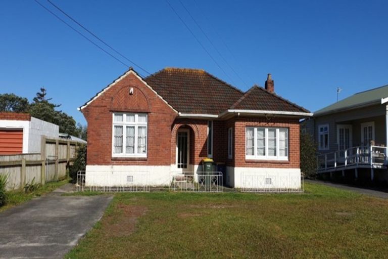 Photo of property in 76 Astley Avenue, New Lynn, Auckland, 0600