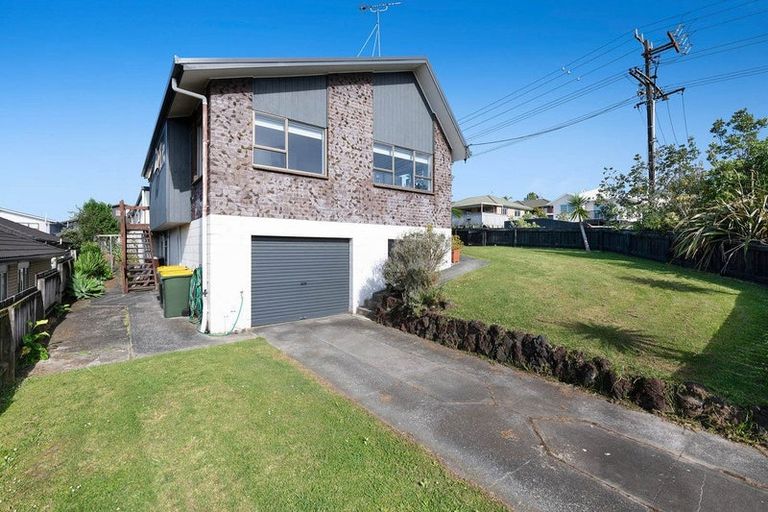 Photo of property in 23 Bay Street, Red Beach, 0932