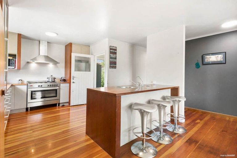 Photo of property in 17 Mildmay Road, Henderson, Auckland, 0610