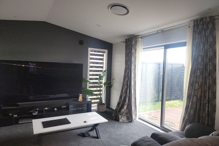 Photo of property in 33 Te Kanawa Lane, Rolleston, 7615