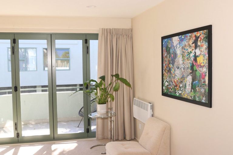 Photo of property in 8/19 Ocean View Road, Hillcrest, Auckland, 0627