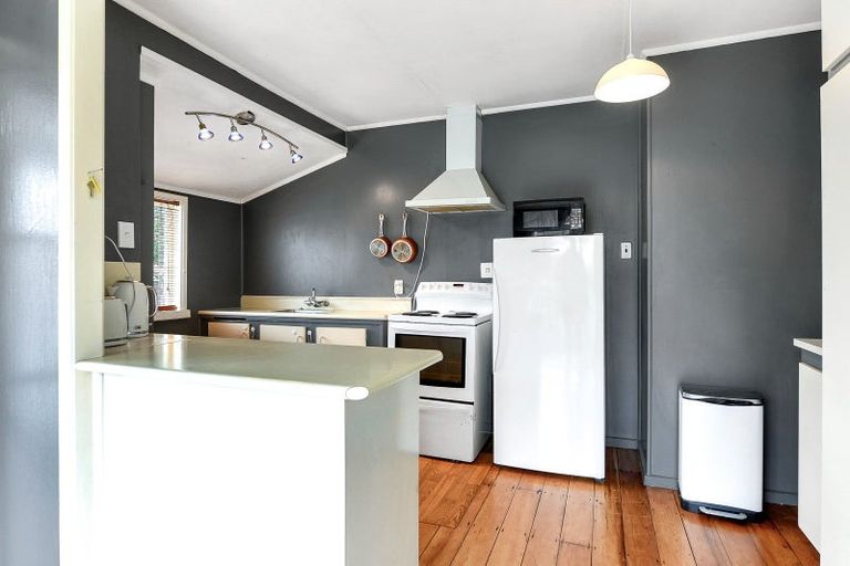 Photo of property in 2 Haultain Street, Fairfield, Hamilton, 3214