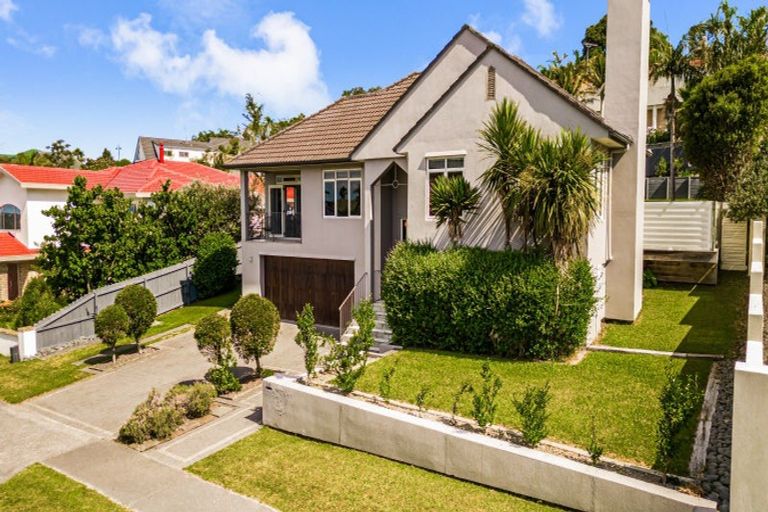 Photo of property in 30 Hogarth Rise, West Harbour, Auckland, 0618