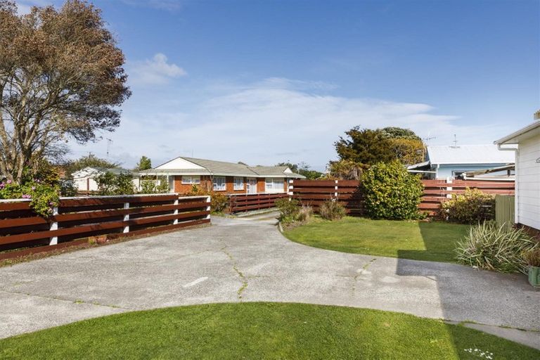 Photo of property in 8 Walker Crescent, Bulls, 4818