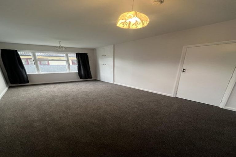 Photo of property in 37 Yaldhurst Road, Sockburn, Christchurch, 8042
