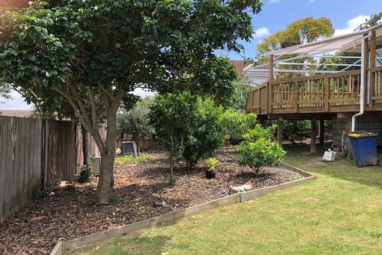 Photo of property in 17 Tree View Avenue, Glenfield, Auckland, 0629