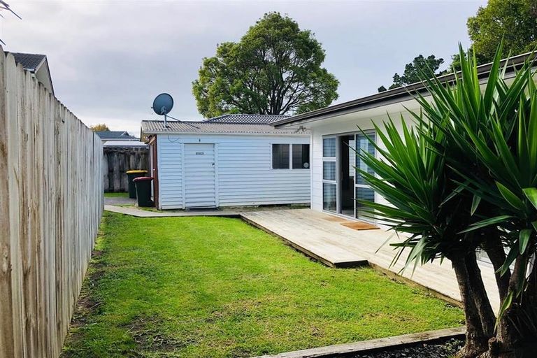 Photo of property in 26 Mirrabooka Avenue, Botany Downs, Auckland, 2010