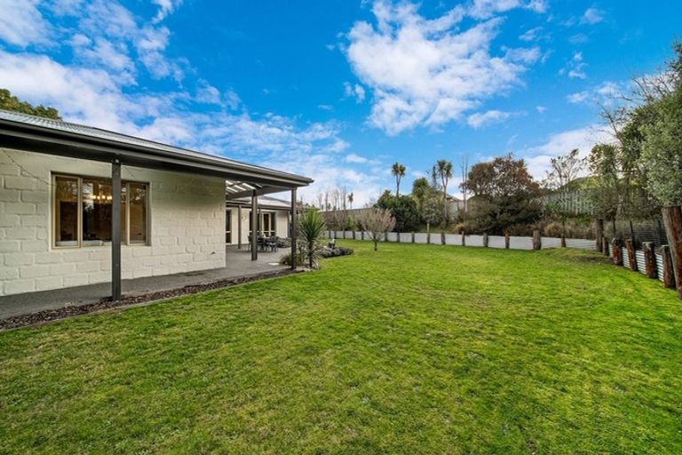 Photo of property in 70 Queens Avenue, Waikuku Beach, 7402