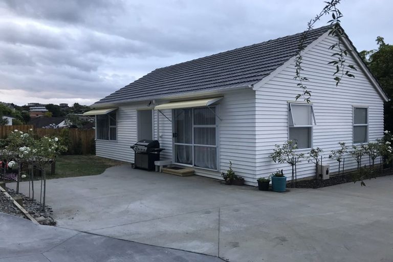 Photo of property in 9a Tahapa Crescent, Meadowbank, Auckland, 1072