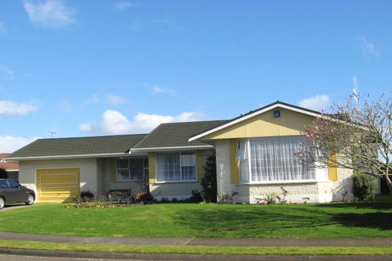 Photo of property in 22 Byrd Street, Levin, 5510