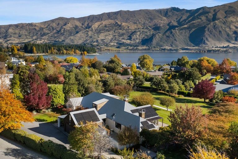 Photo of property in 248 Beacon Point Road, Wanaka, 9305