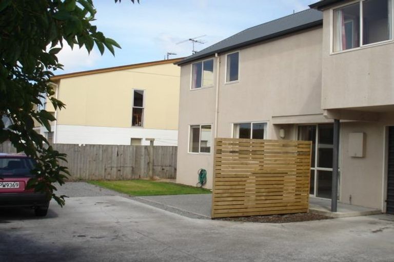 Photo of property in 2/27 Burdale Street, Riccarton, Christchurch, 8011