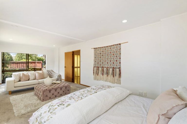 Photo of property in 13 Tarahanga Street, Northcote, Auckland, 0627