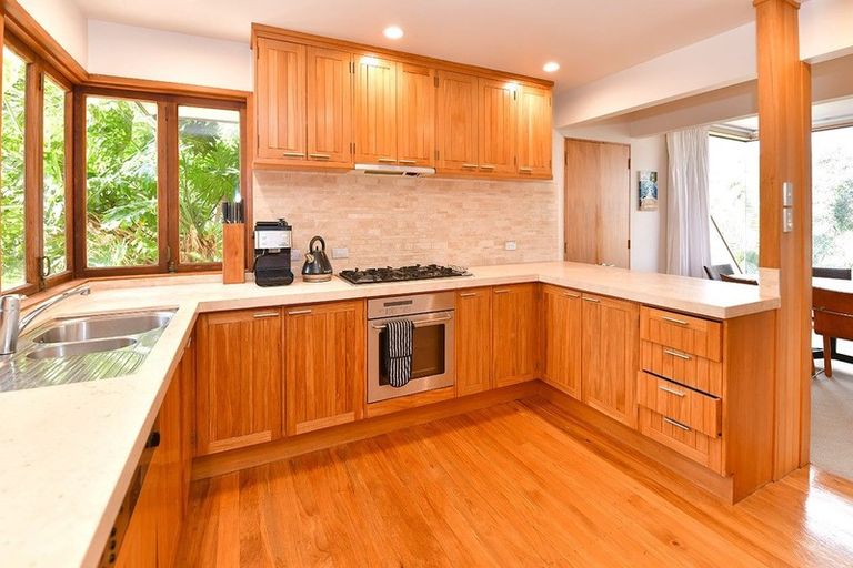 Photo of property in 8 View Road, Campbells Bay, Auckland, 0630