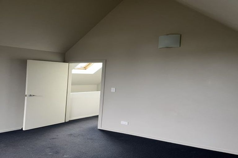 Photo of property in 15 Ruapehu Drive, Fitzherbert, Palmerston North, 4410