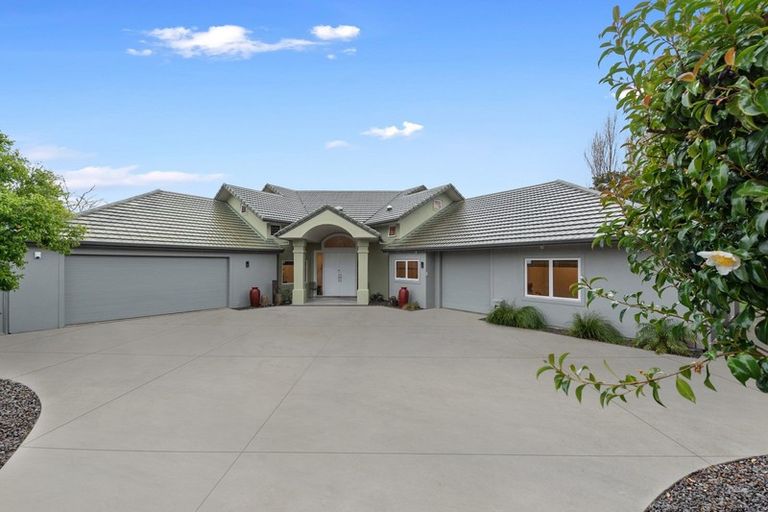 Photo of property in 13 Longwood Place, Harrowfield, Hamilton, 3210