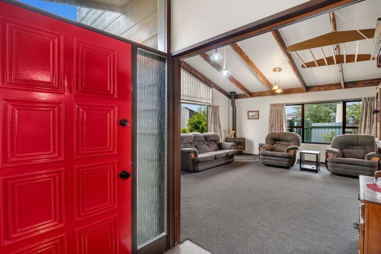 Photo of property in 17 Akepiro Place, Tawhero, Whanganui, 4501