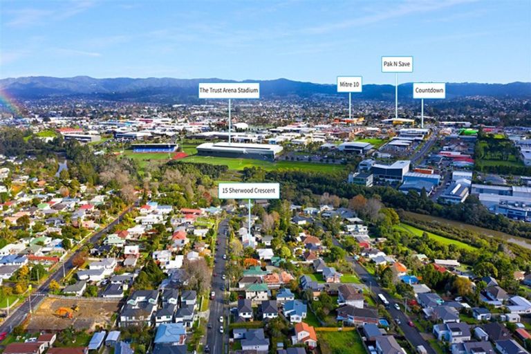 Photo of property in 15 Sherwood Avenue, Te Atatu South, Auckland, 0610