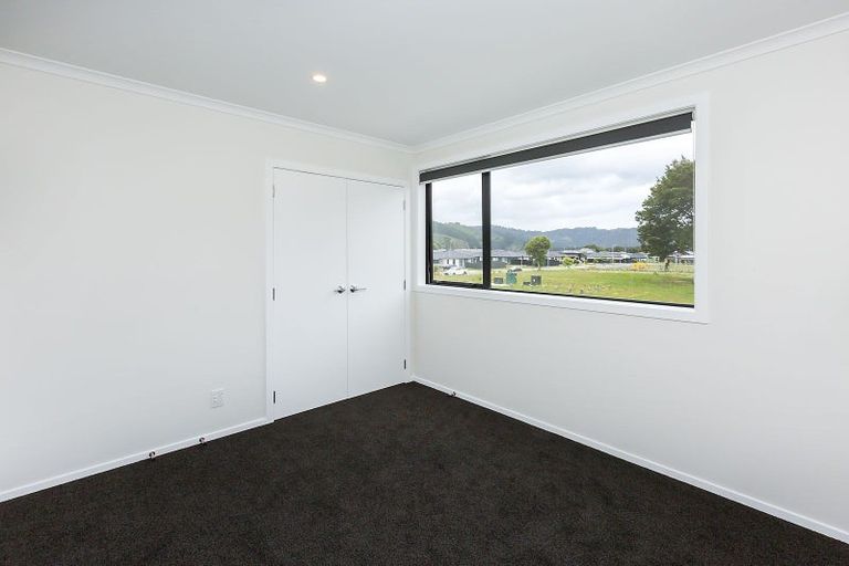 Photo of property in 38 Dahl Drive, Wallaceville, Upper Hutt, 5018
