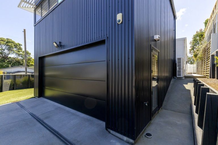 Photo of property in 9 Mount Edgecumbe Street, New Plymouth, 4310