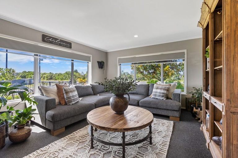 Photo of property in 2 Golf Course Lane, Waiwhakaiho, New Plymouth, 4312